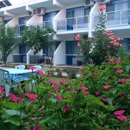فندق Garden Butik *
