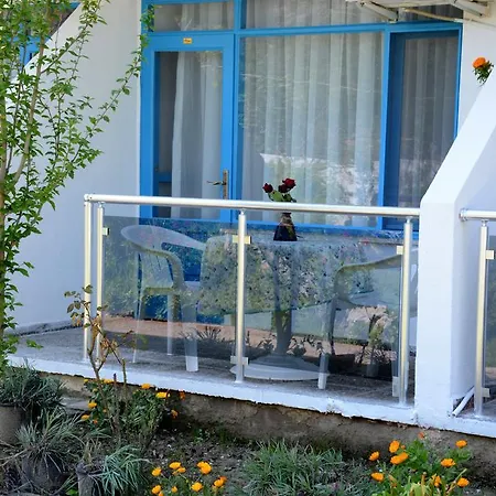 Garden Butik Отель Кушадасы